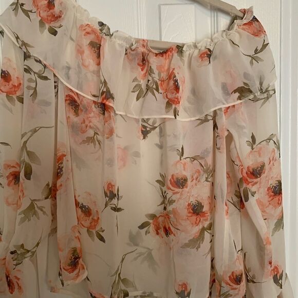 Sheer Off the shoulder floral blouse NWOT - Picture 3 of 4